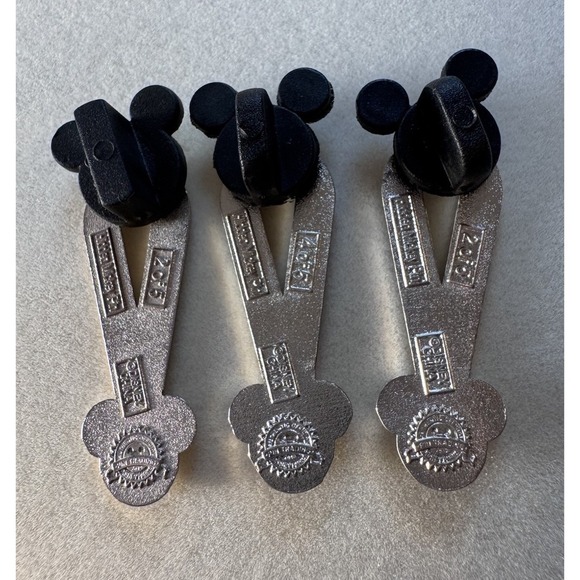 WDW - 2010 Hidden Mickey Series - Lanyard Blue & Red 3 Disney Pin 75171 - Picture 2 of 5